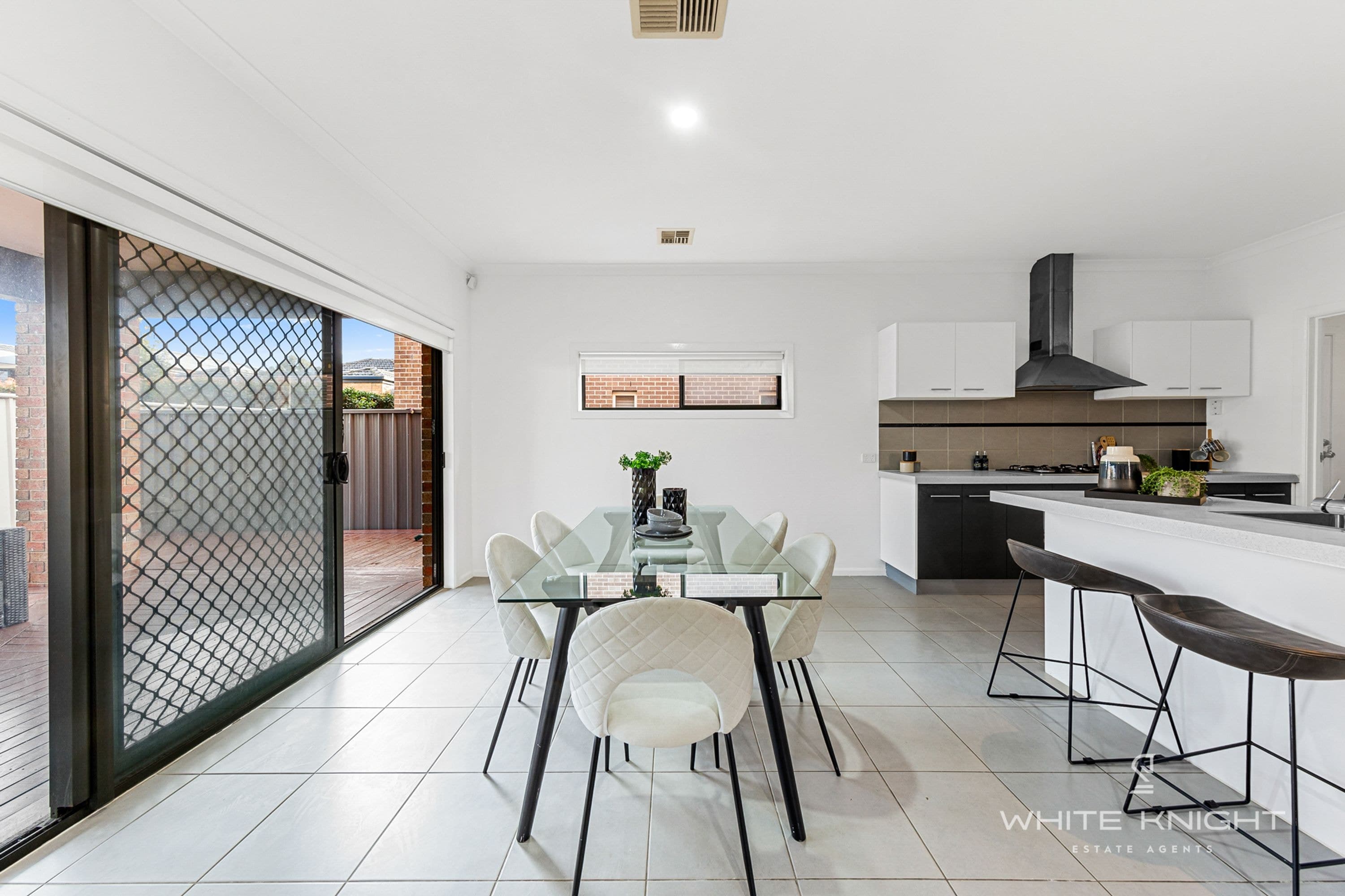 8 Errindura Place, Caroline Springs VIC 3023, Caroline Springs - Thumbnail 8