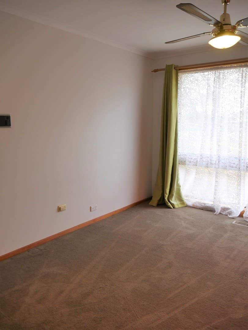 27 Carina Drive, Melton, VIC 3337, Melton - Thumbnail 3
