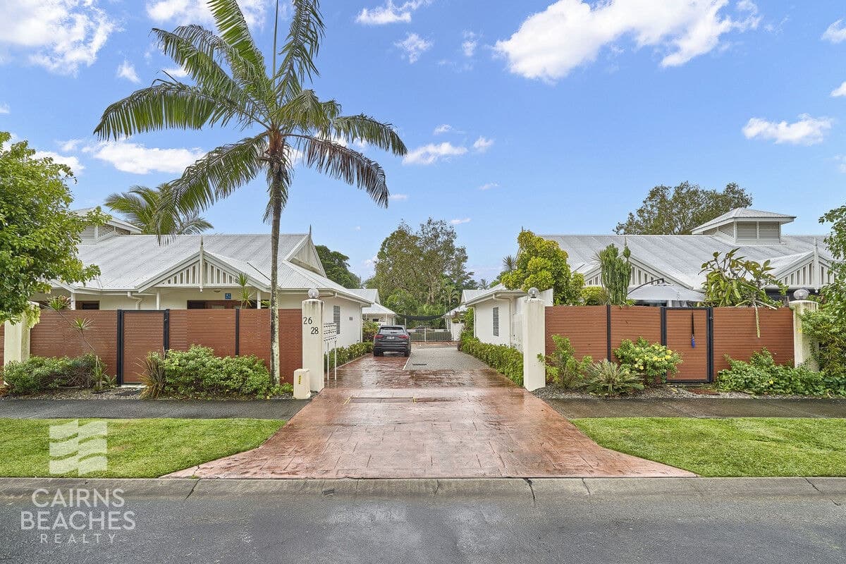 11/26-28 Oliva Street, Palm Cove - Image 1