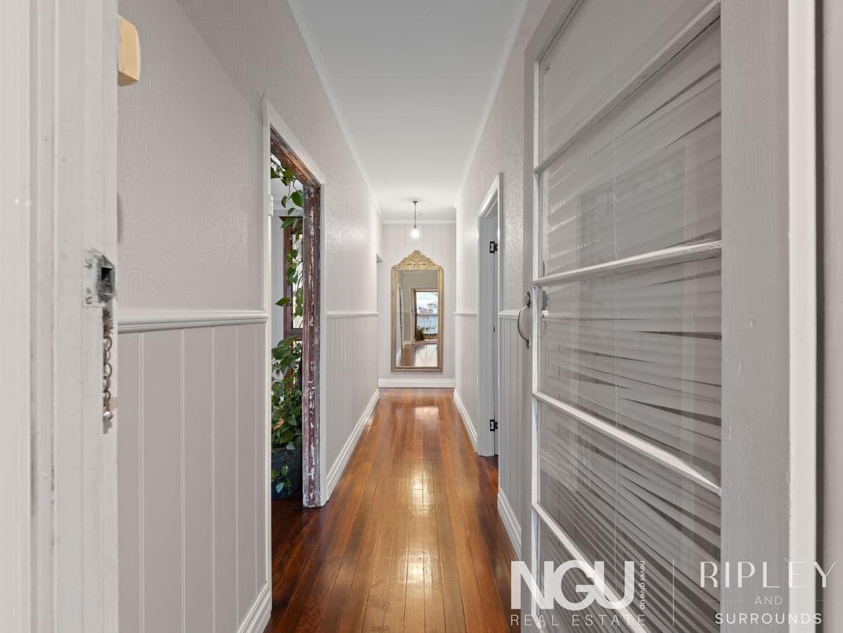2 Raymond Street, North Ipswich QLD 4305, North Ipswich - Thumbnail 2