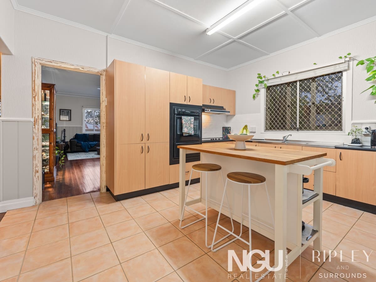 2 Raymond Street, North Ipswich QLD 4305, North Ipswich - Thumbnail 5