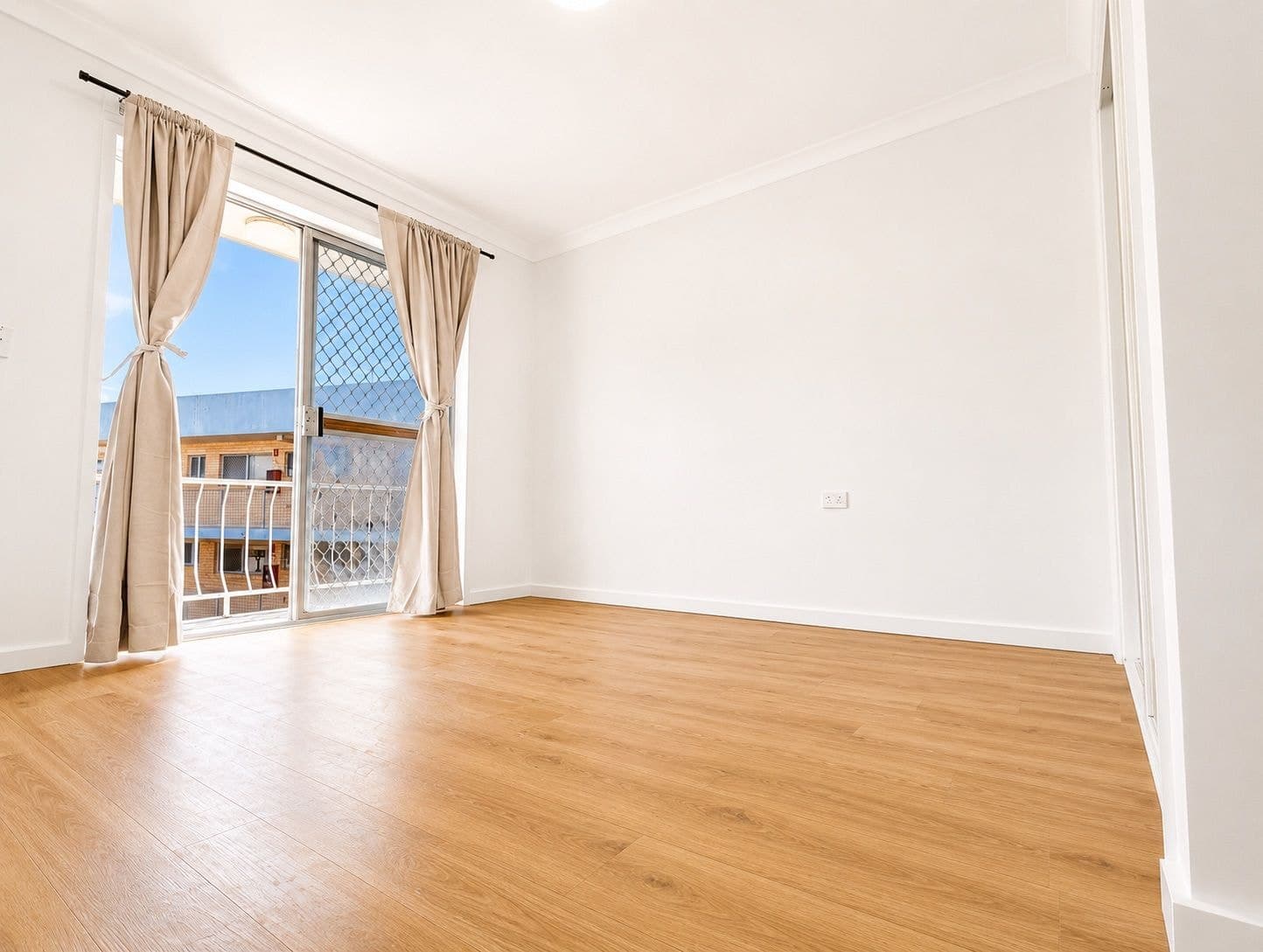 8/49 Railway Street, SOUTHPORT QLD 4215, Southport - Thumbnail 6