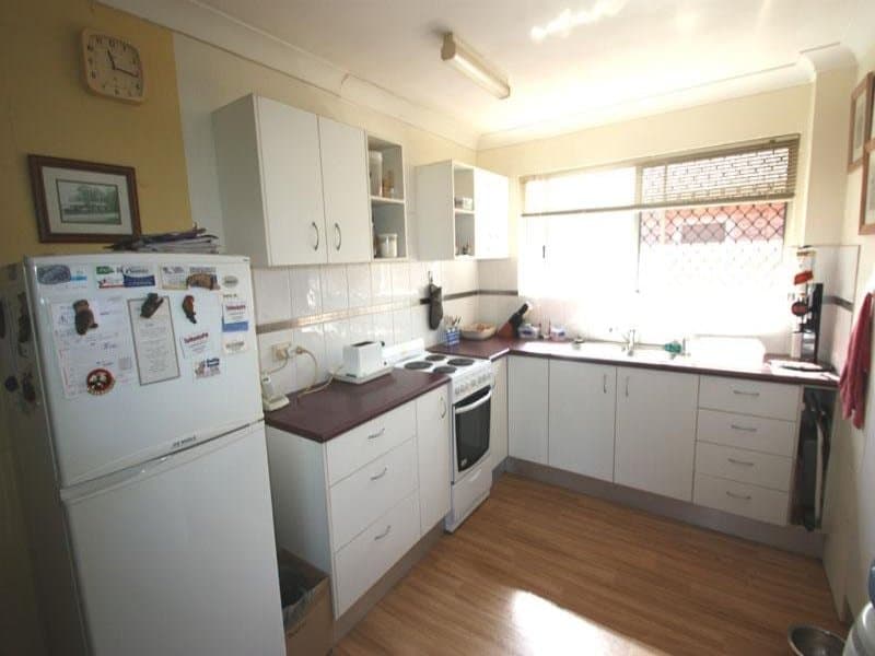 2, 7 Bradley Street, Nambour, Nambour - Thumbnail 2