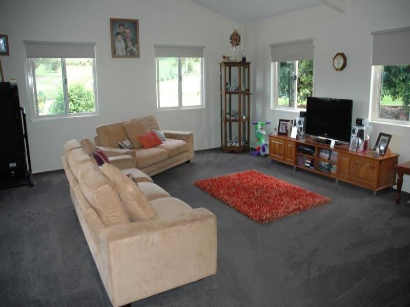 92 Thrushs Road, Dulong, Dulong - Thumbnail 2