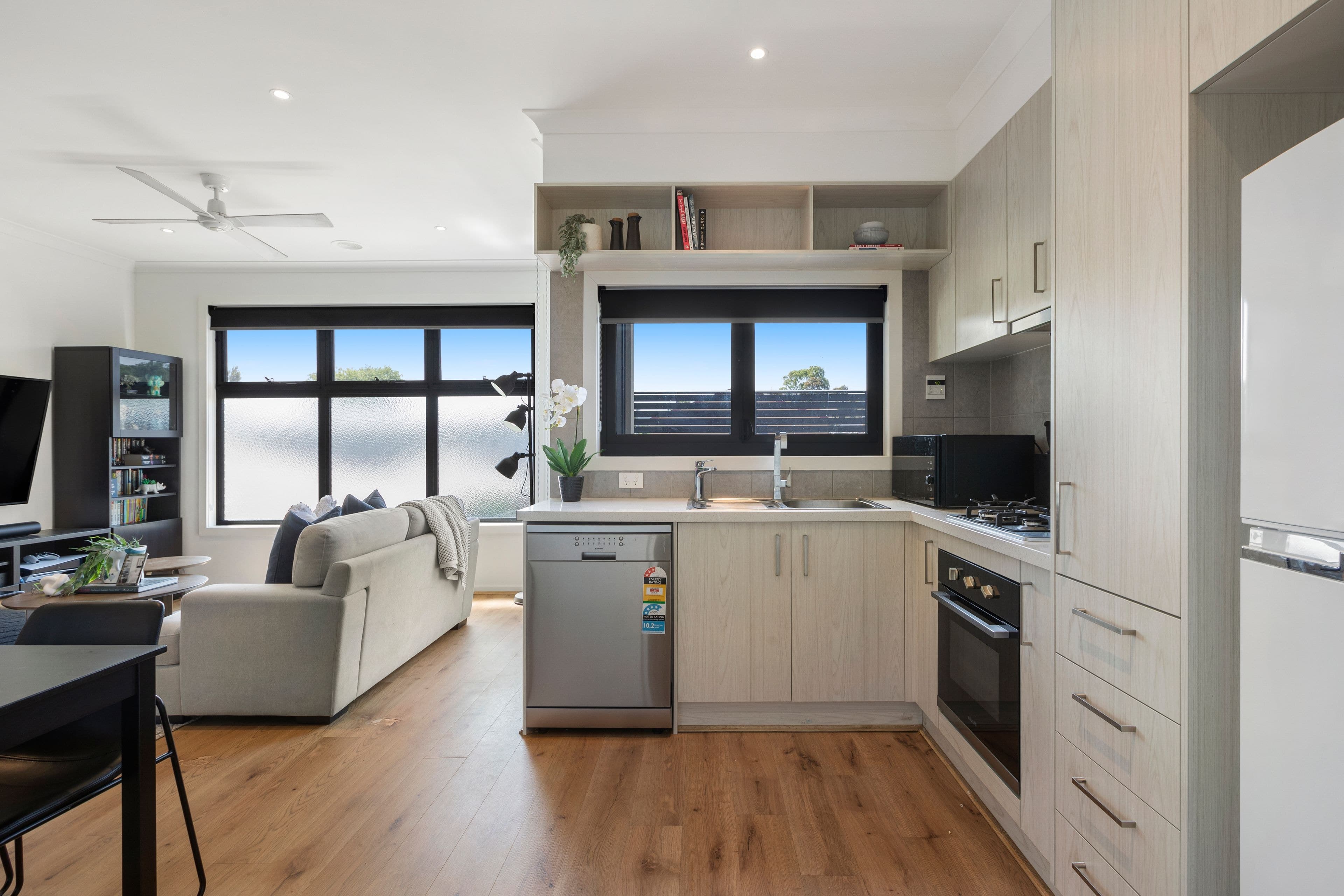 17 May Street, Cheltenham VIC 3192, Cheltenham - Thumbnail 2