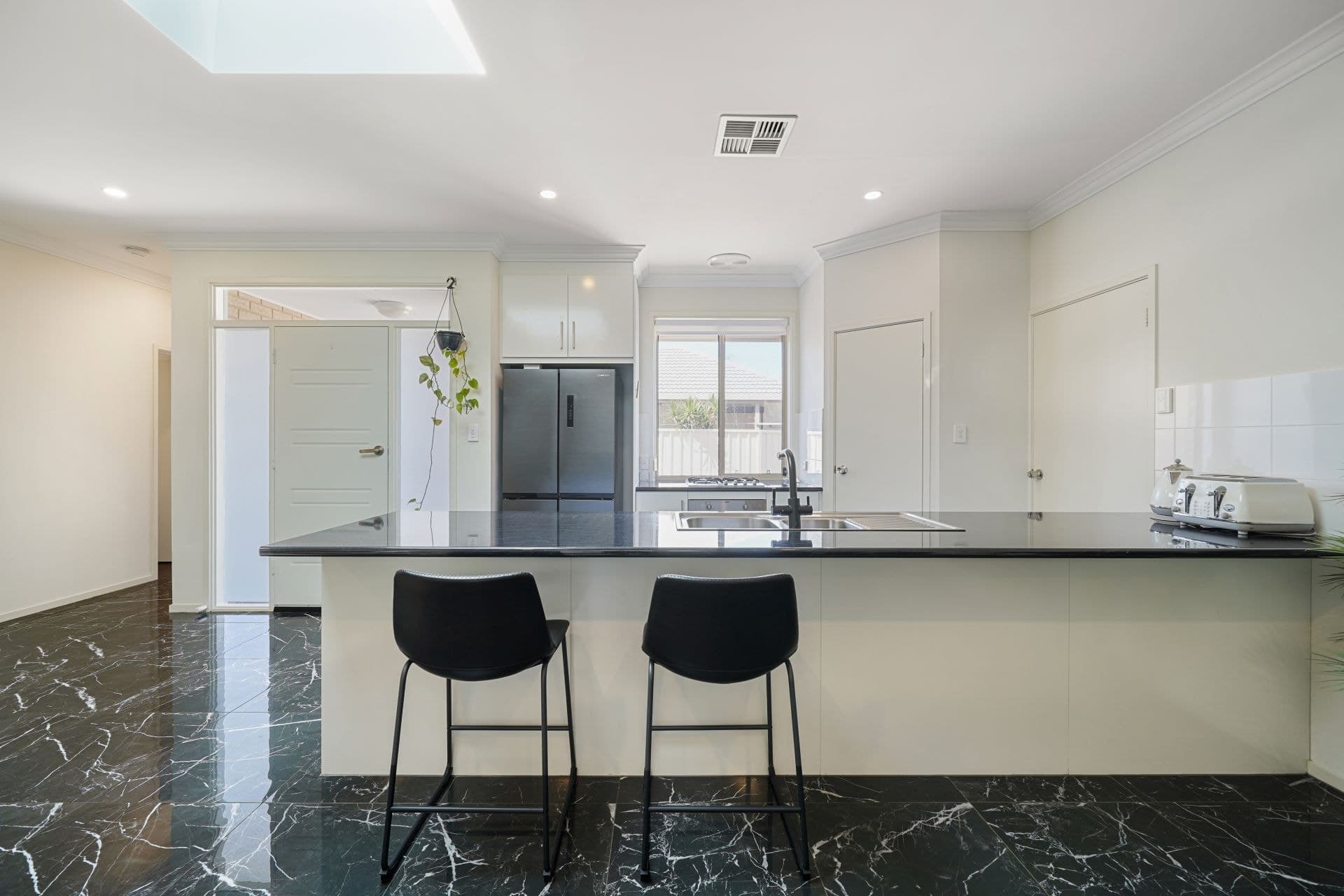 8A Adamson Avenue, Findon, Findon - Thumbnail 7
