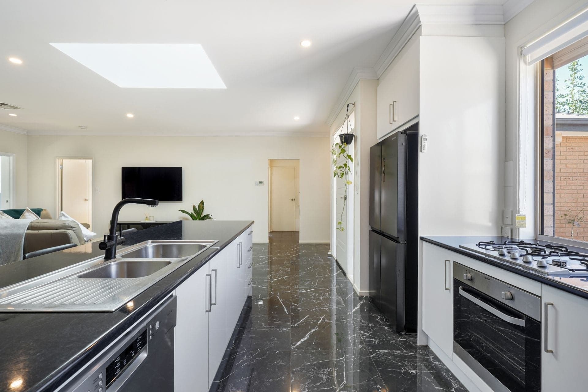 8A Adamson Avenue, Findon, Findon - Thumbnail 8