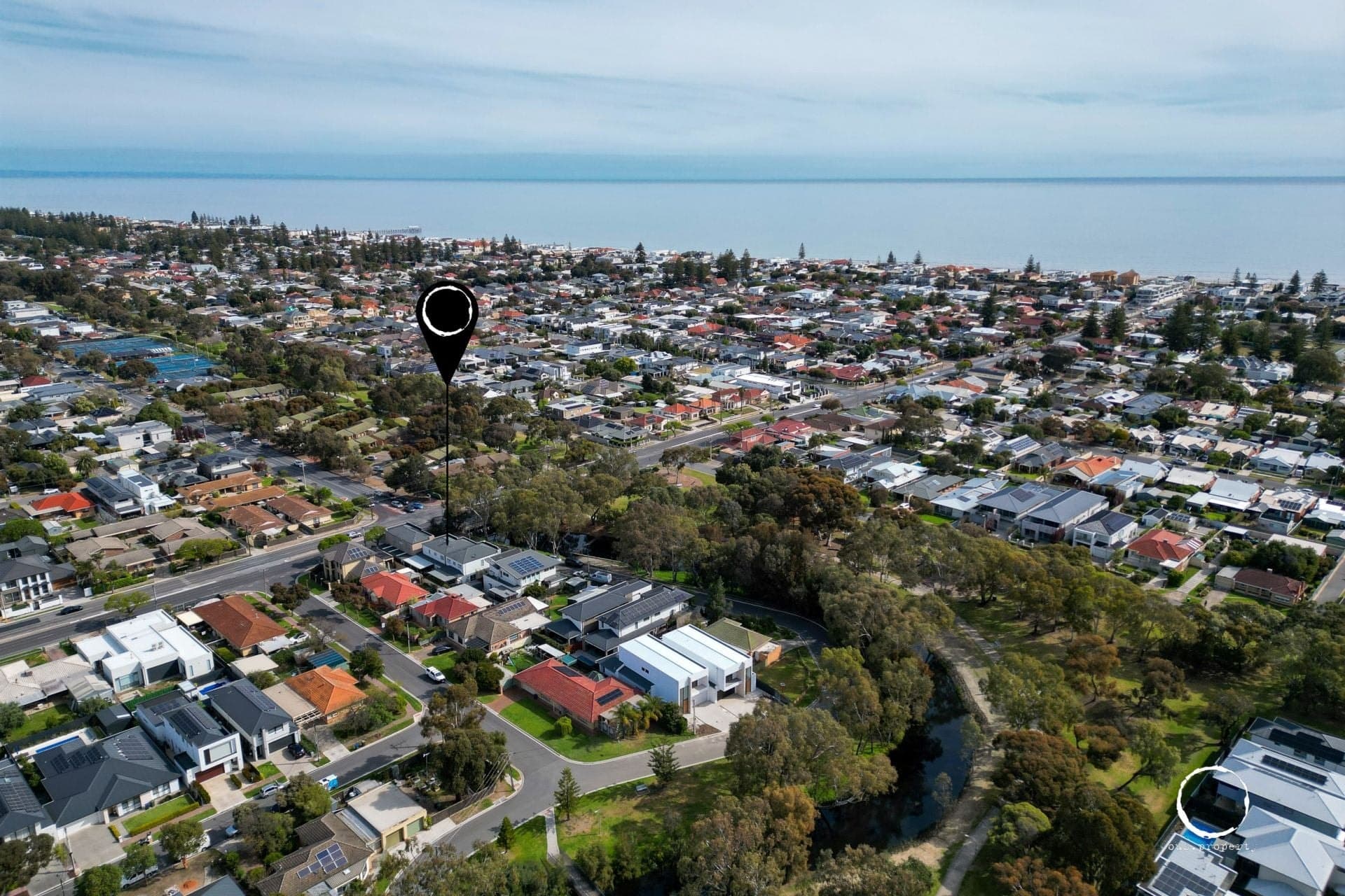 2/2A Charlotte Terrace, Grange - Thumbnail 2