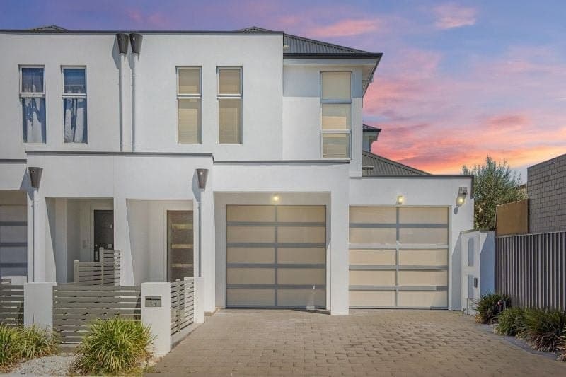 1/3 Dineen Place, West Beach - Thumbnail 2