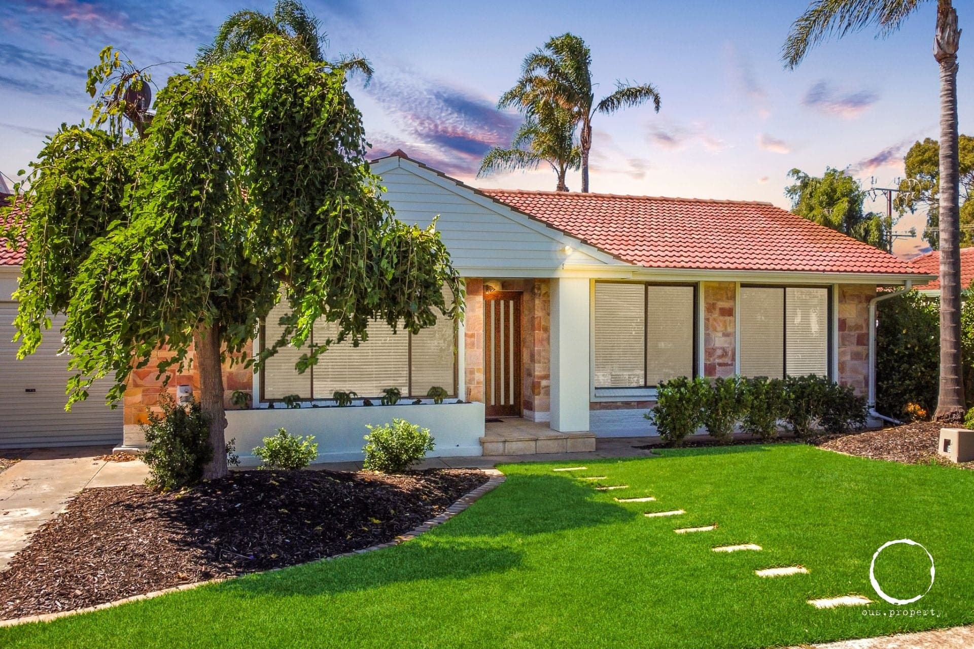 11 Bermuda Avenue, West Lakes Shore - Thumbnail 2
