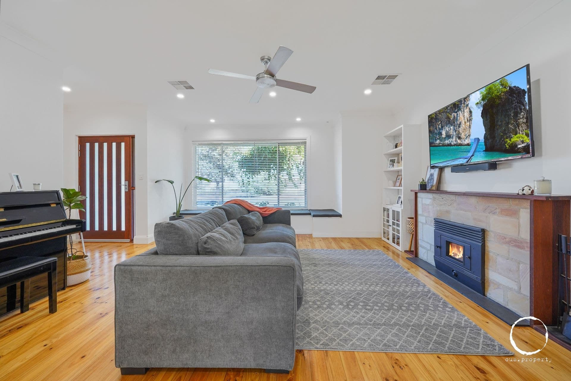 11 Bermuda Avenue, West Lakes Shore - Thumbnail 4