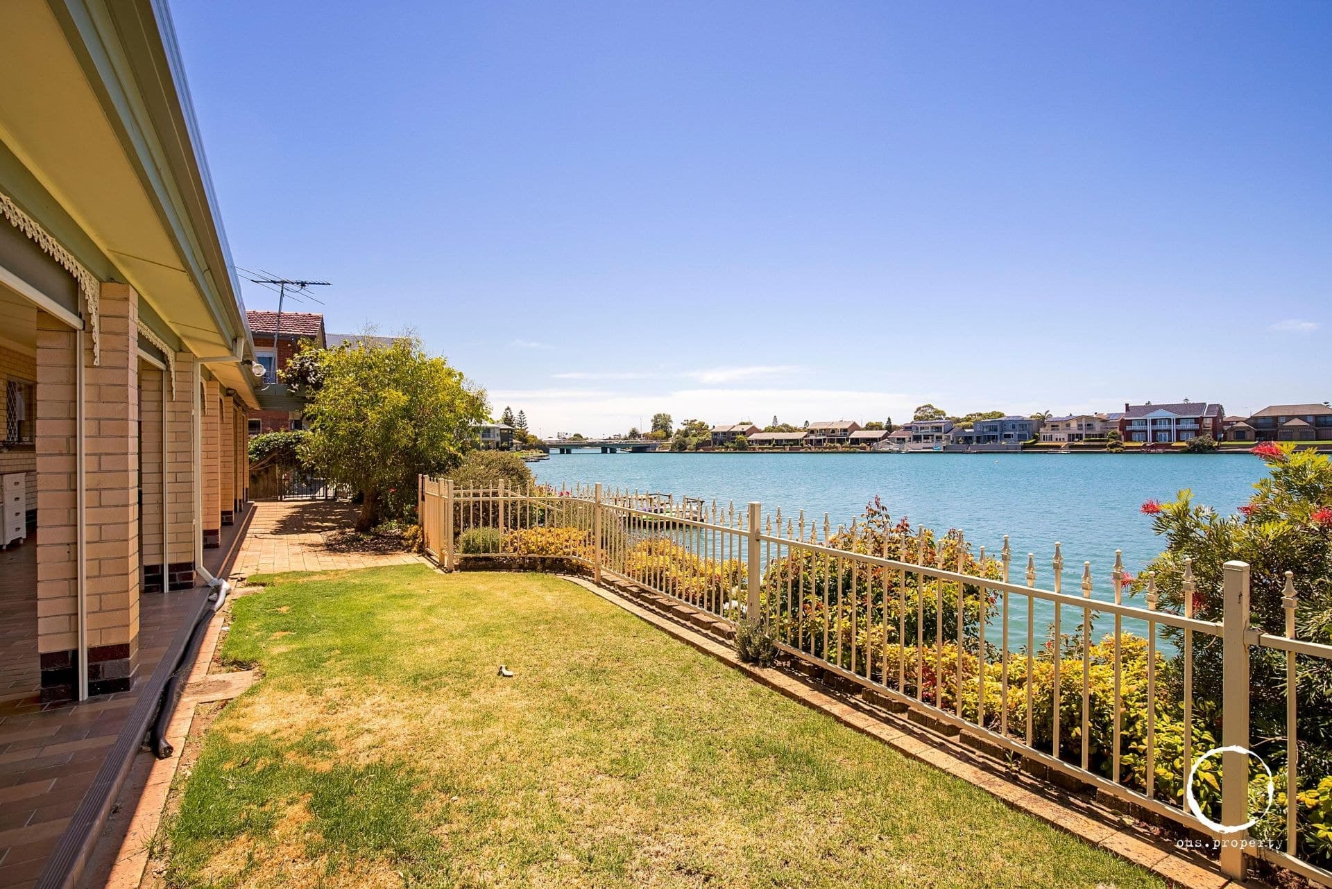 47 The Annie Watt Circuit, West Lakes Shore - Thumbnail 4