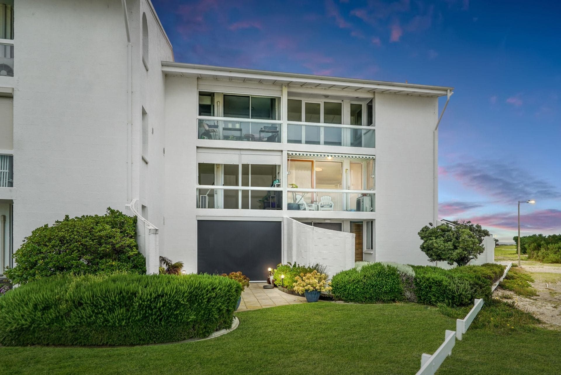 7/1 Amarina Court, Semaphore Park - Thumbnail 2