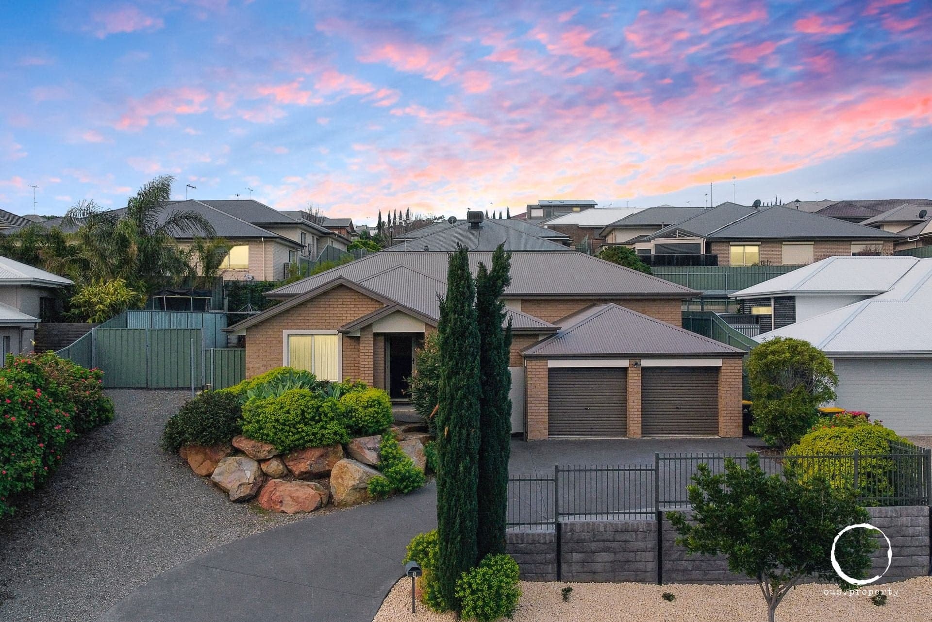 8 Elizabeth Crescent, Hallett Cove - Thumbnail 2