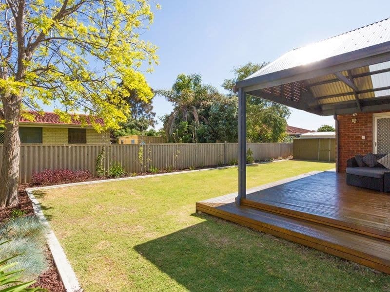10 Ashburton Avenue, West Lakes Shore - Image 1