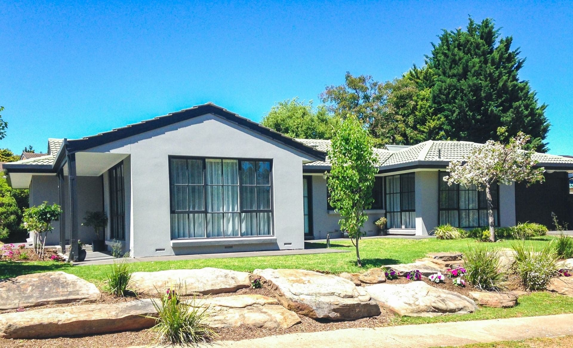 10 Quinway Court, Hallett Cove, Hallett Cove - Thumbnail 2