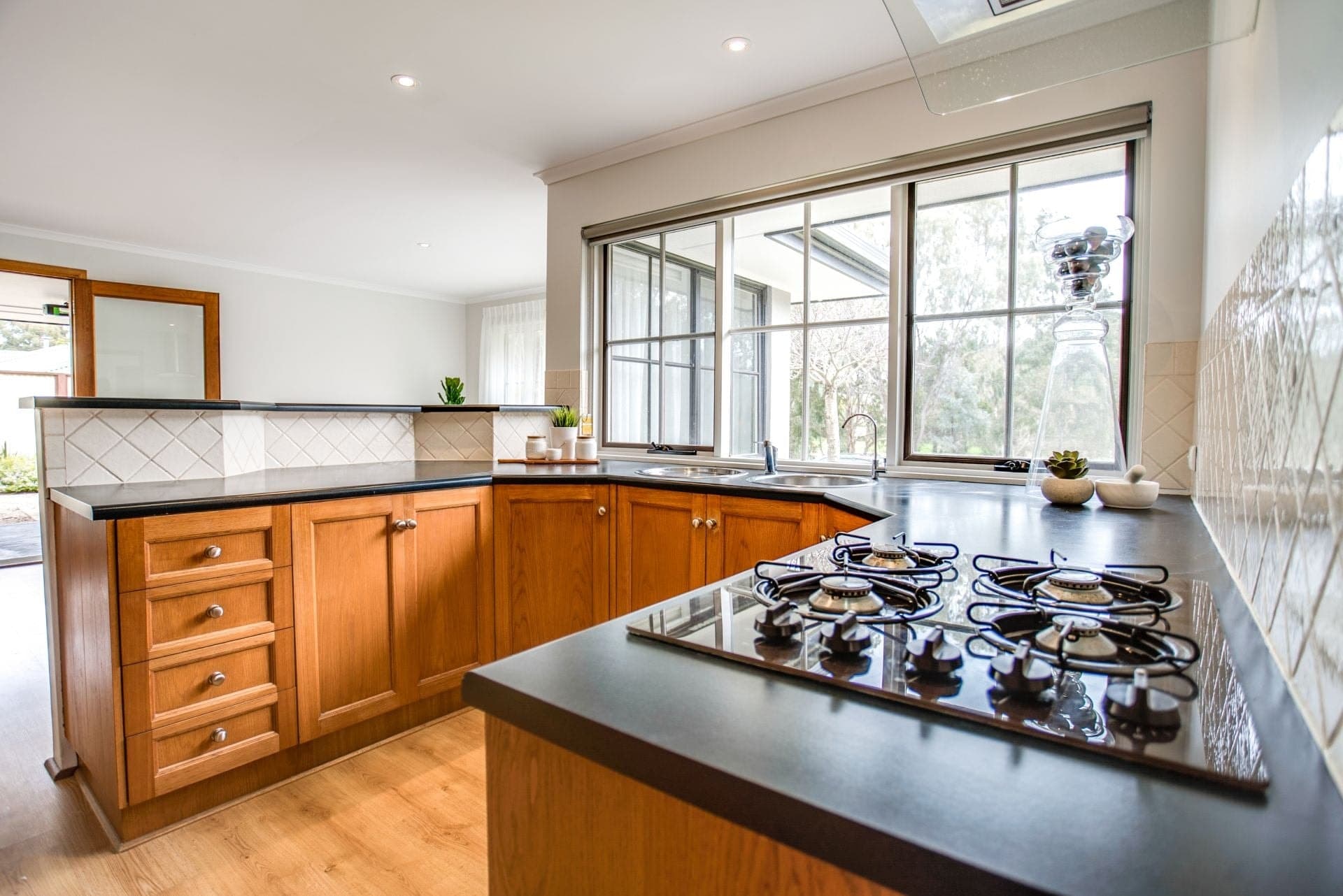 10 Quinway Court, Hallett Cove, Hallett Cove - Thumbnail 6