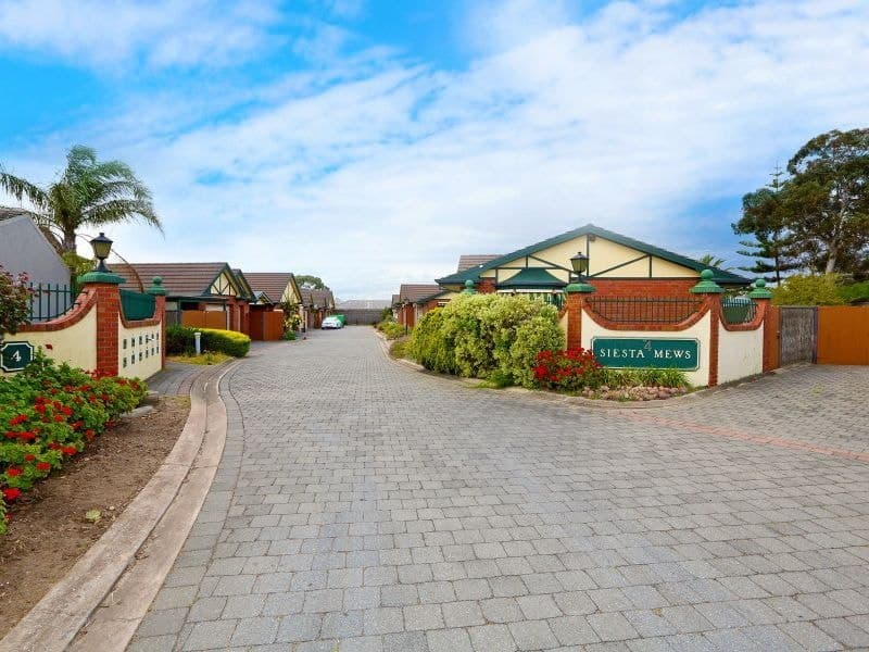 11/4 Siesta Court, West Lakes - Image 1