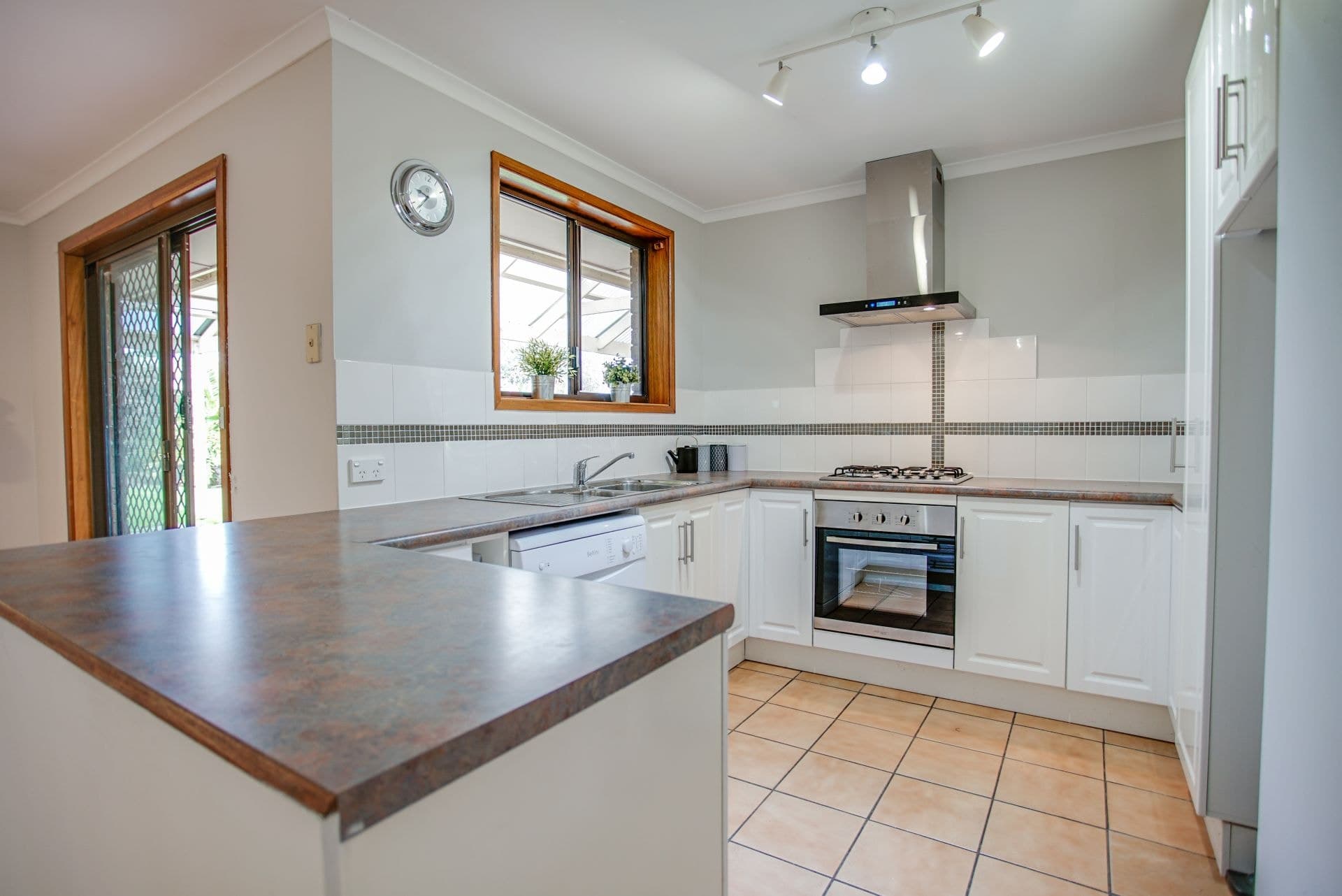 16 Grecian Court, Hallett Cove, Hallett Cove - Thumbnail 8
