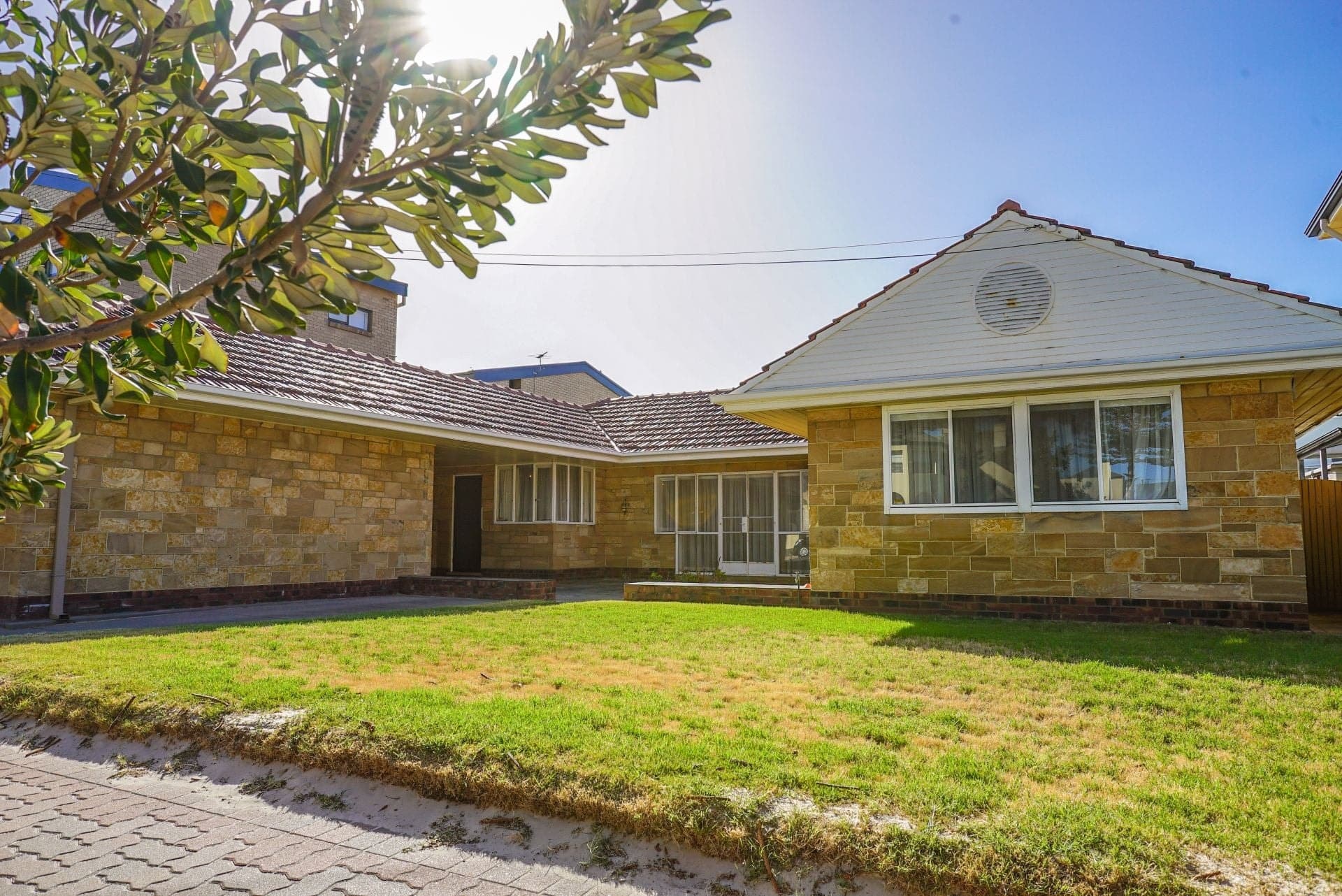 4 Rockingham Street, West Beach - Thumbnail 2