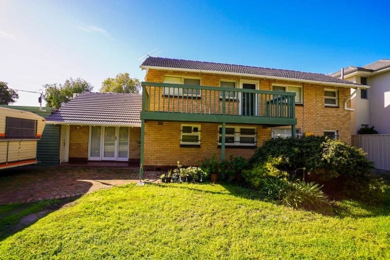 2 Yorktown Crescent, Henley Beach South - Thumbnail 5