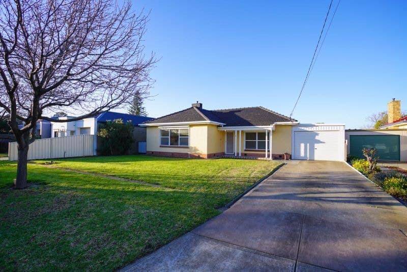 8 Russell Street, Henley Beach South - Thumbnail 3