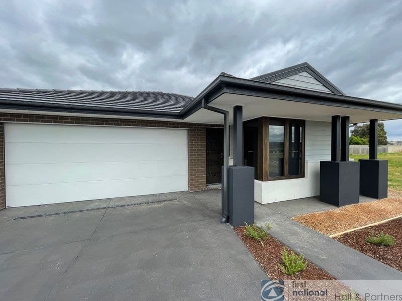 35 Landscape Boulevard, Hampton Park VIC 3976, Hampton Park - Image 1