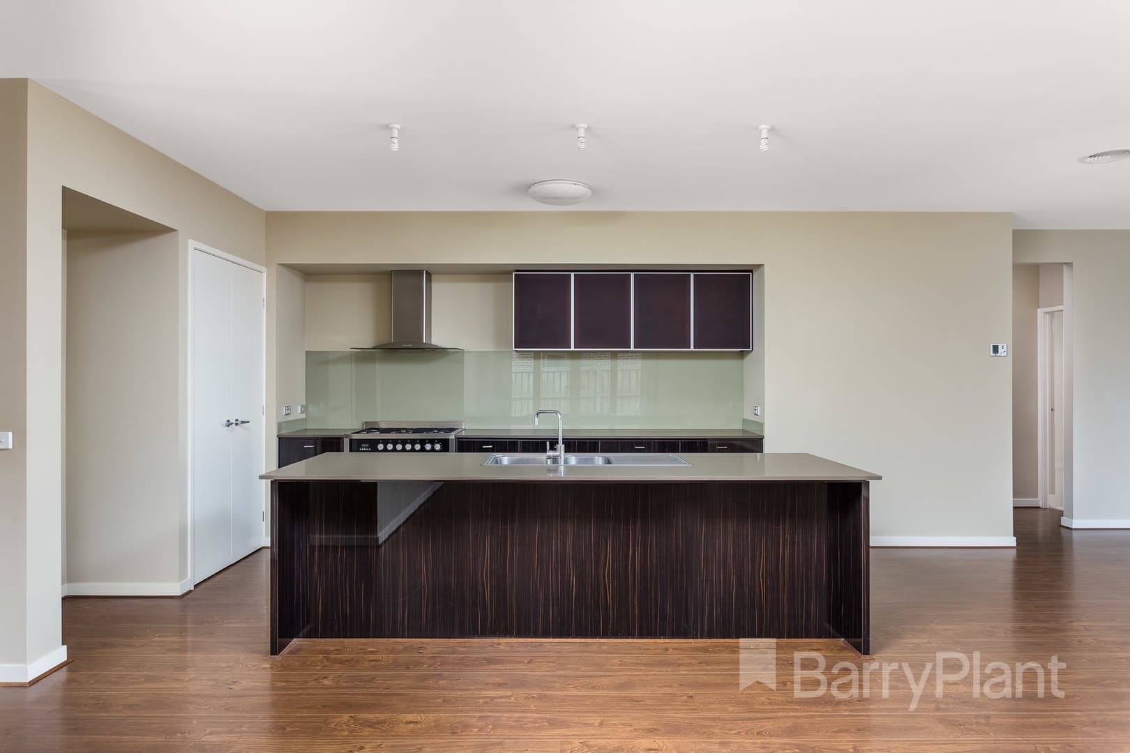 6 Maldive Grove, Point Cook, VIC 3030, Point Cook - Thumbnail 3