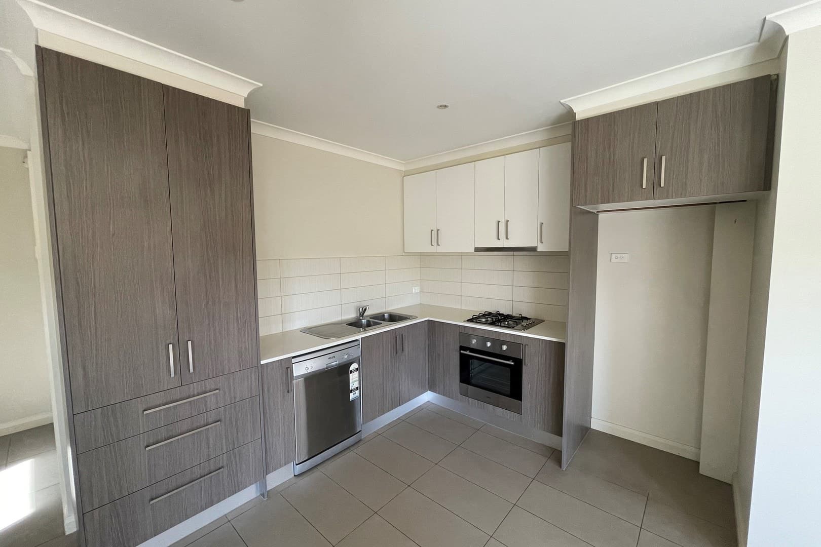 1/1 McCrae Street, Reservoir, VIC 3073, Reservoir - Thumbnail 2