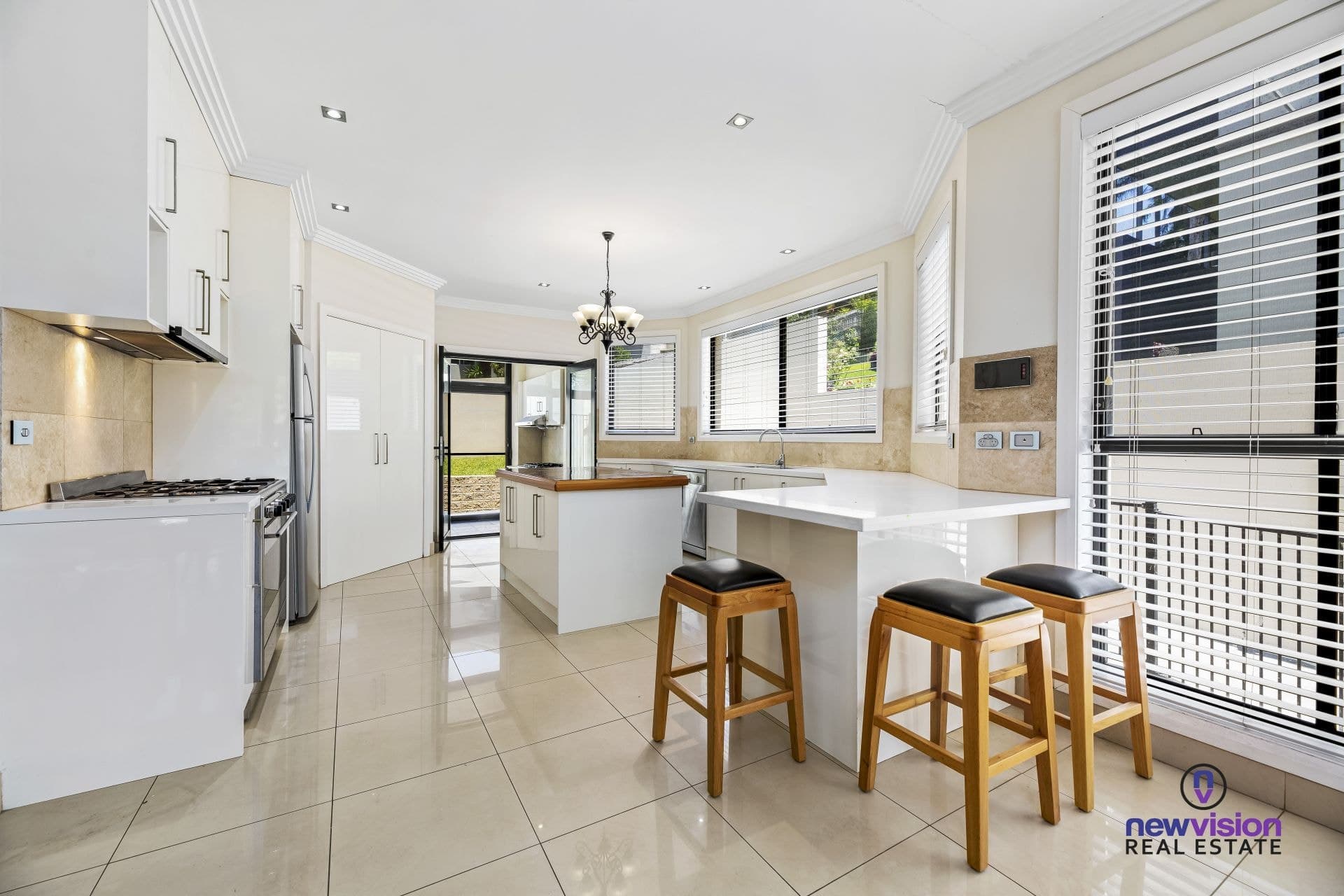6 Gum Tree Place, Castle Hill - Thumbnail 5