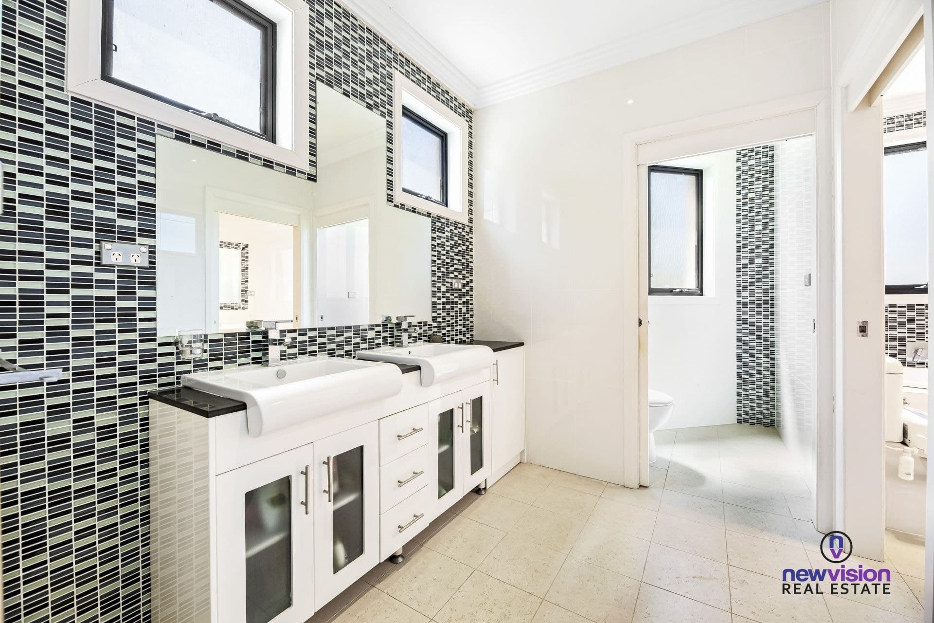 6 Gum Tree Place, Castle Hill - Thumbnail 8