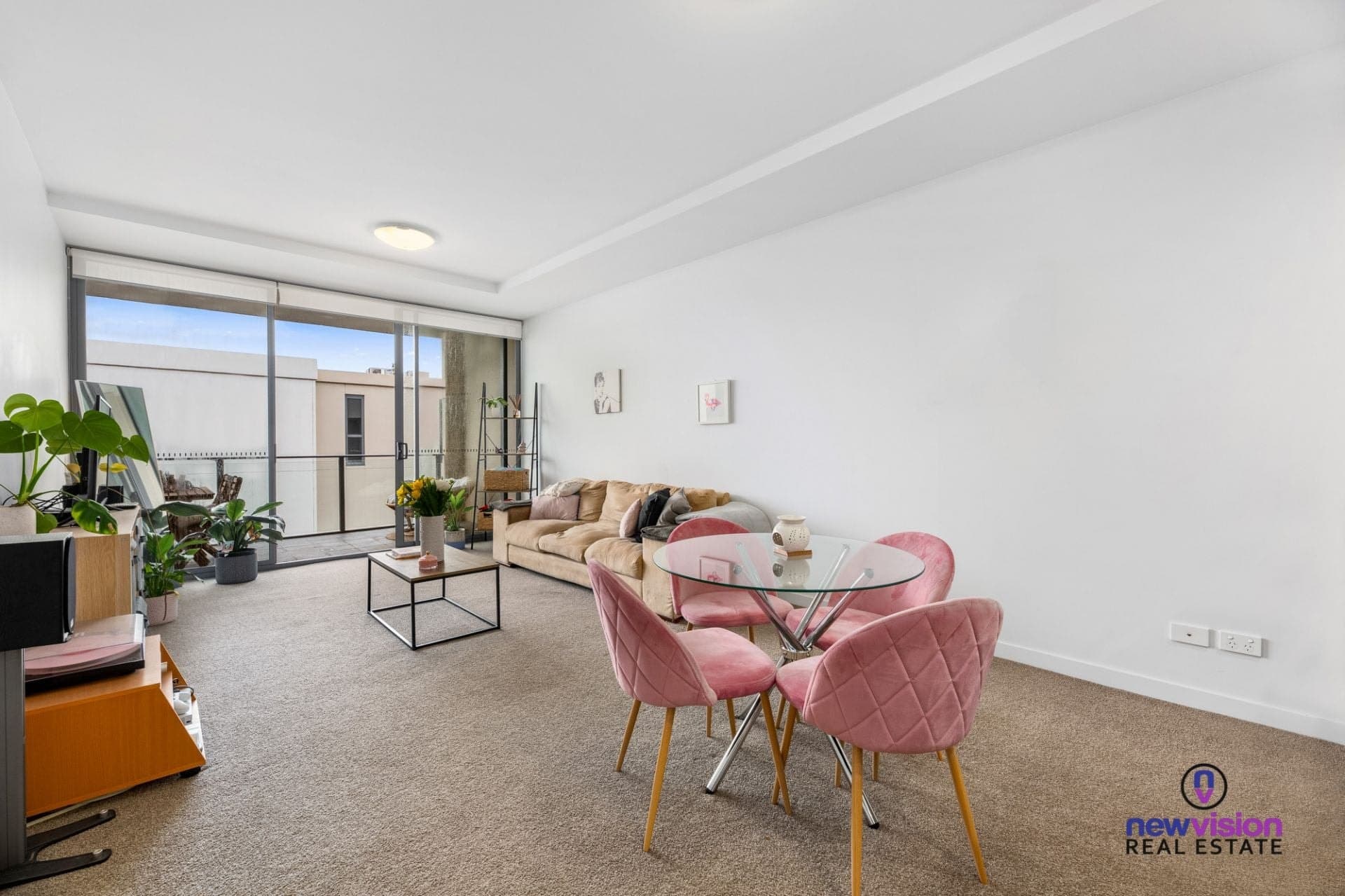 315/1 Lucinda Avenue, Norwest - Thumbnail 2
