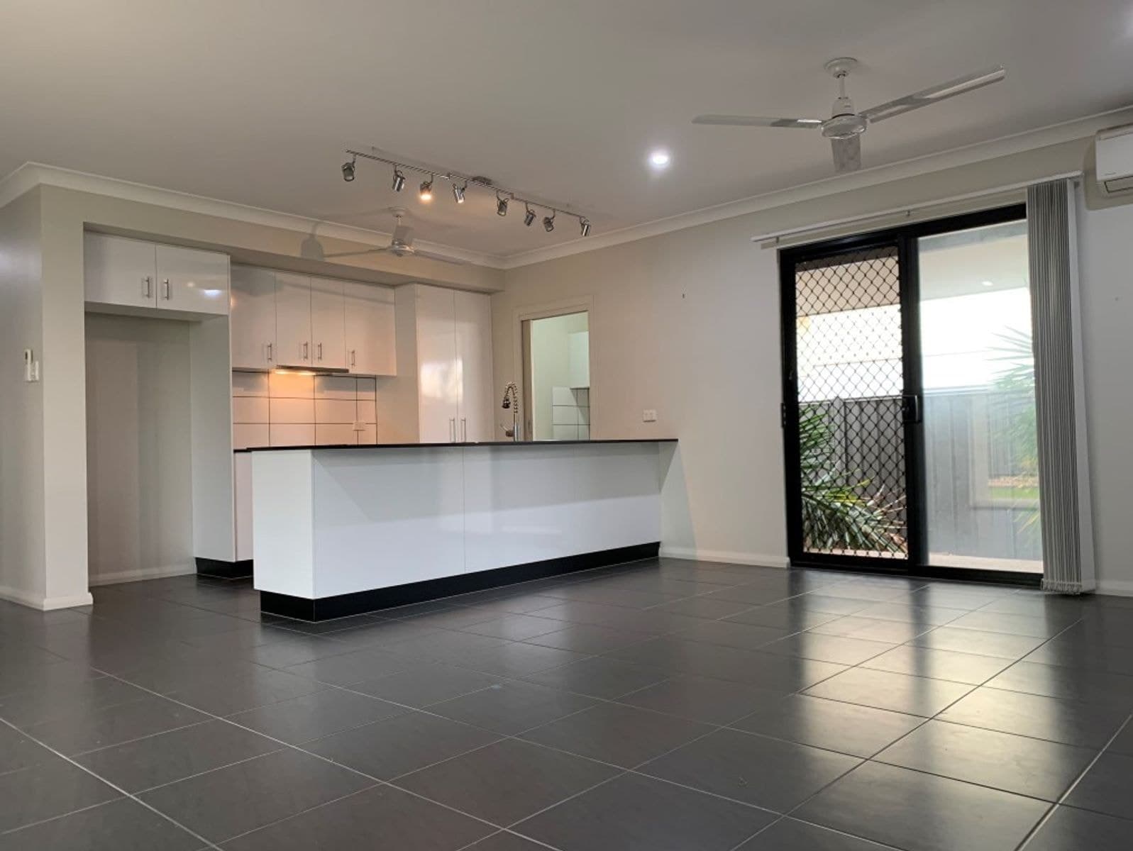 27 Tuckeroo Boulevard, Zuccoli NT 0832, Zuccoli - Thumbnail 3
