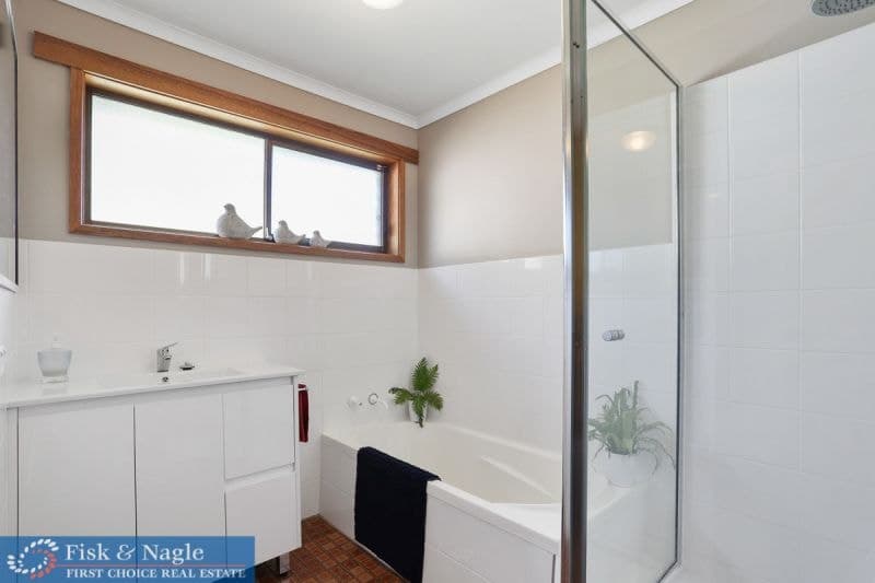11 Hart Crescent Bega NSW, Bega - Thumbnail 5
