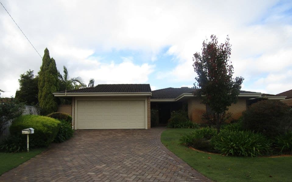 4 Poole Place, Bateman WA 6150, Bateman - Image 1
