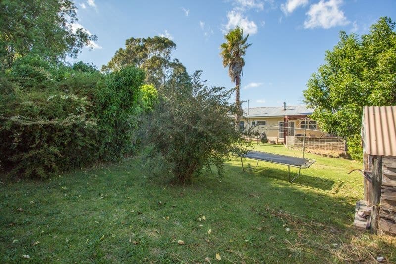 5 Girraween Crescent Bega NSW, Bega - Thumbnail 2