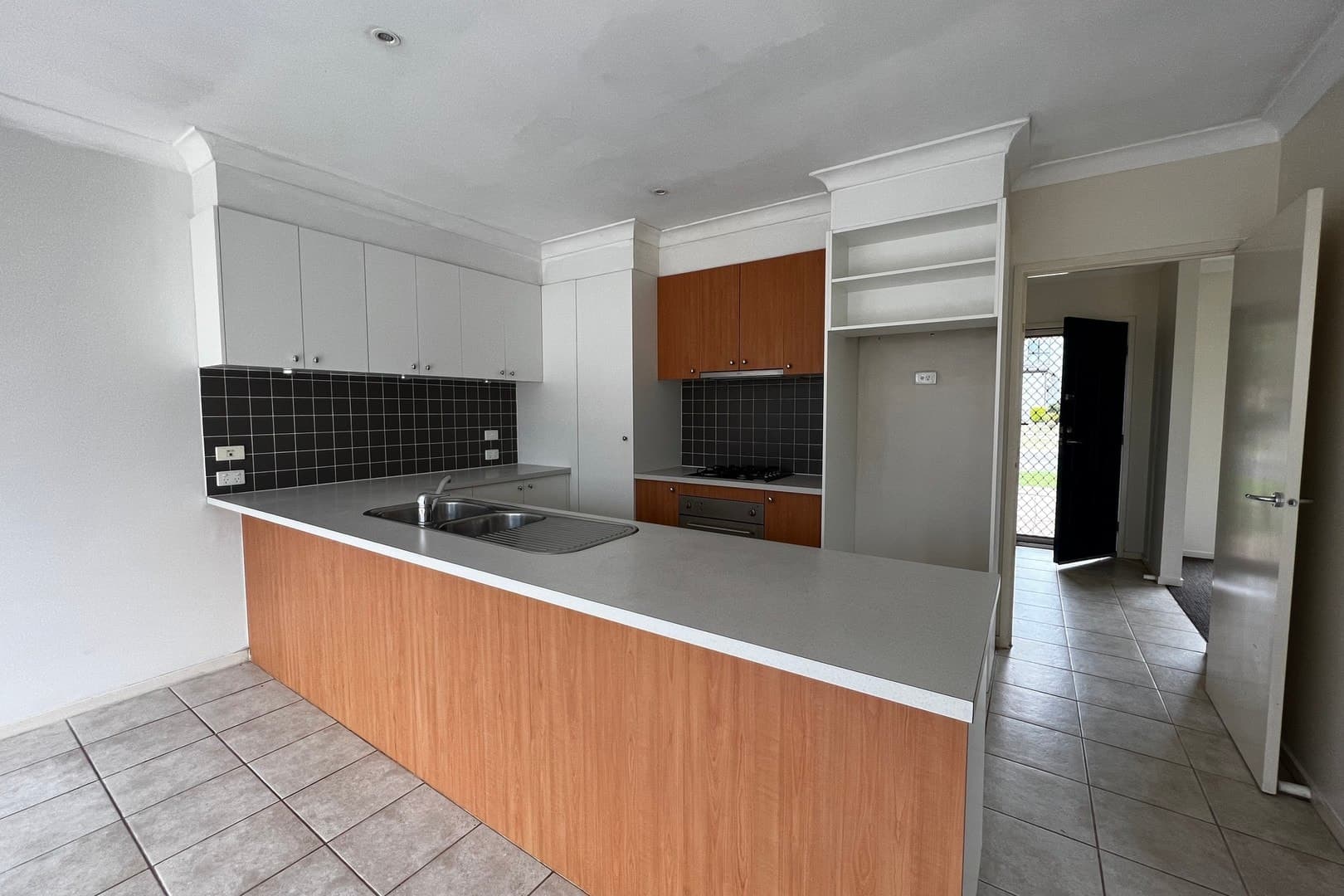 27C Wentworth Drive, Taylors Lakes, VIC 3038, Taylors Lakes - Thumbnail 2