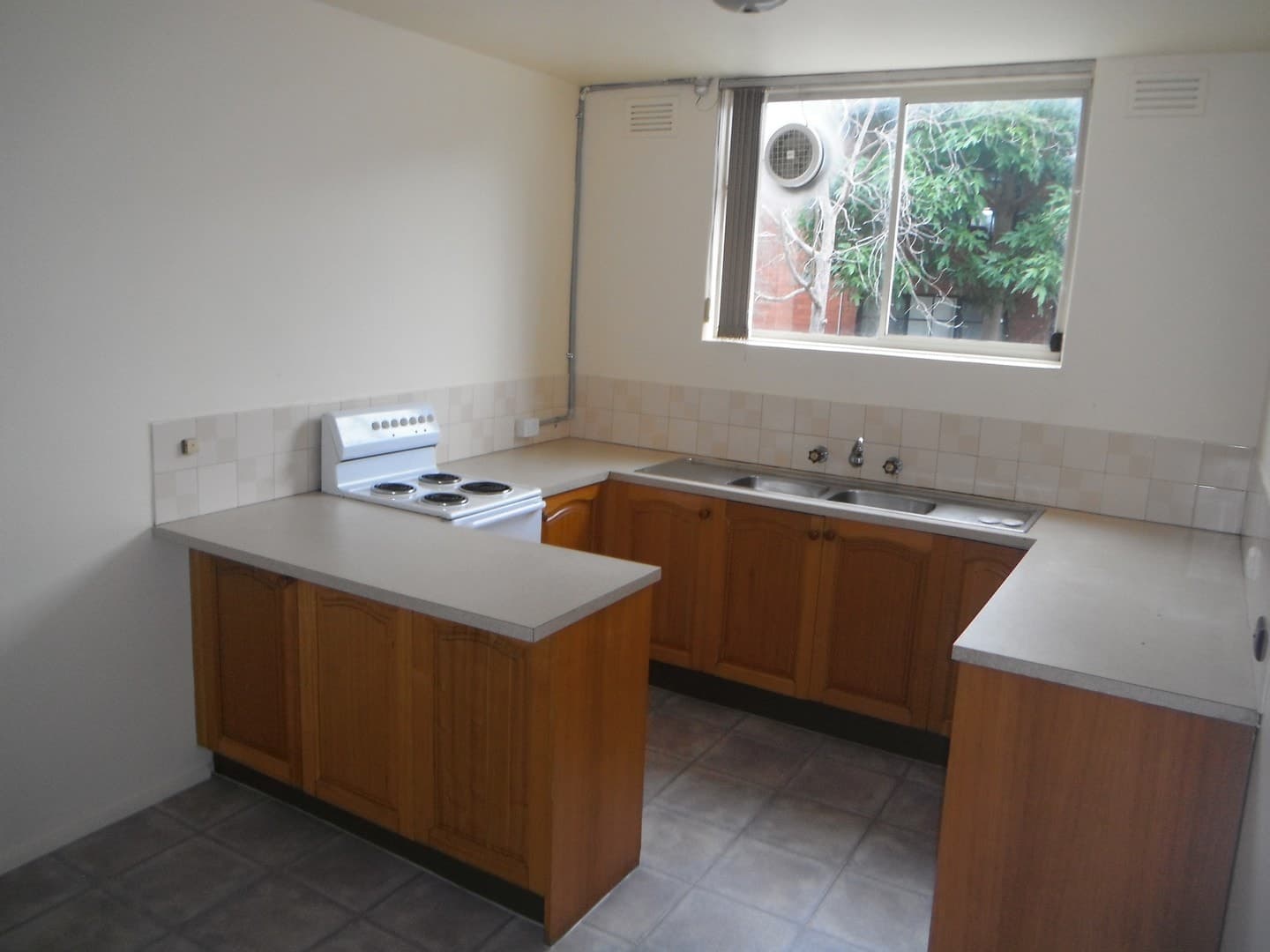 2/269 Nepean Highway, Seaford, VIC 3198, Seaford - Thumbnail 2