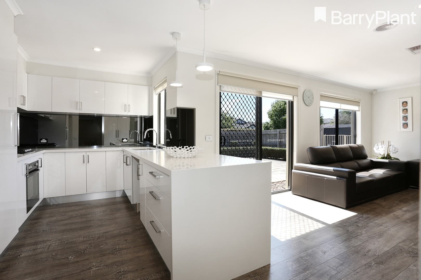 32 Kingfisher Drive, Seabrook, VIC 3028, Seabrook - Thumbnail 3