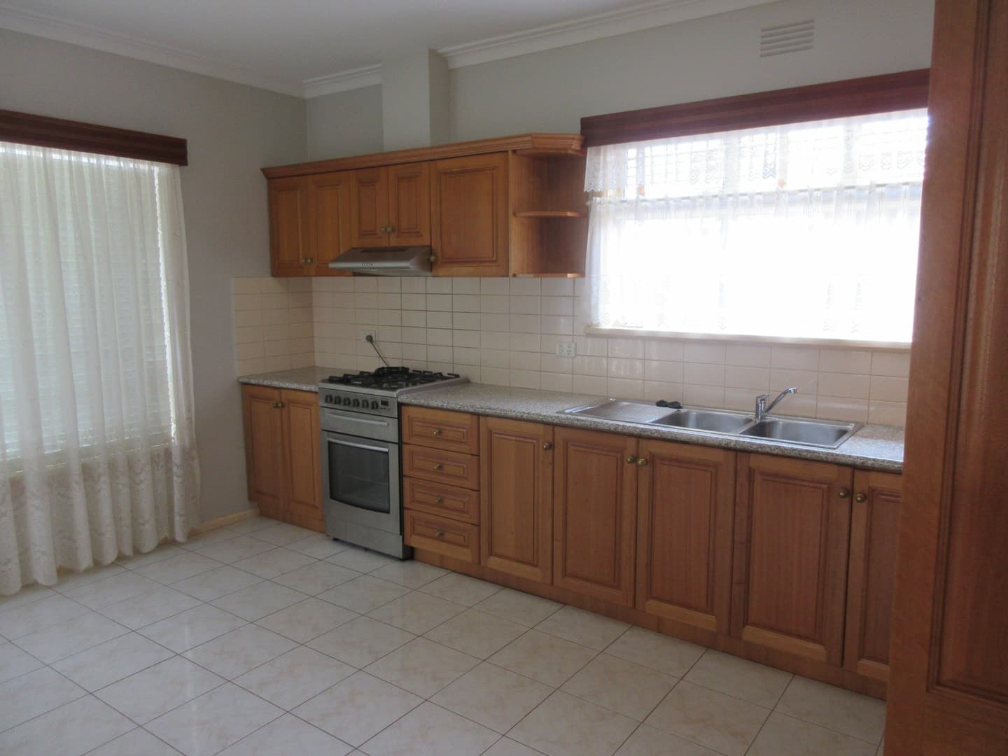 6 Keon Crescent, Sunshine West, VIC 3020, Sunshine West - Thumbnail 2