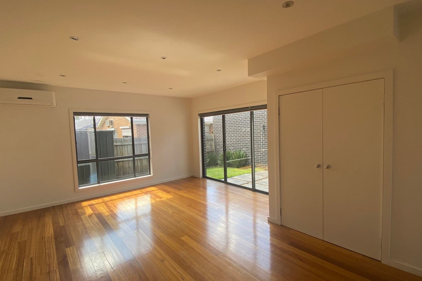 3 & 4/14 Maclagan Crescent, Reservoir, VIC 3073, Reservoir - Thumbnail 3