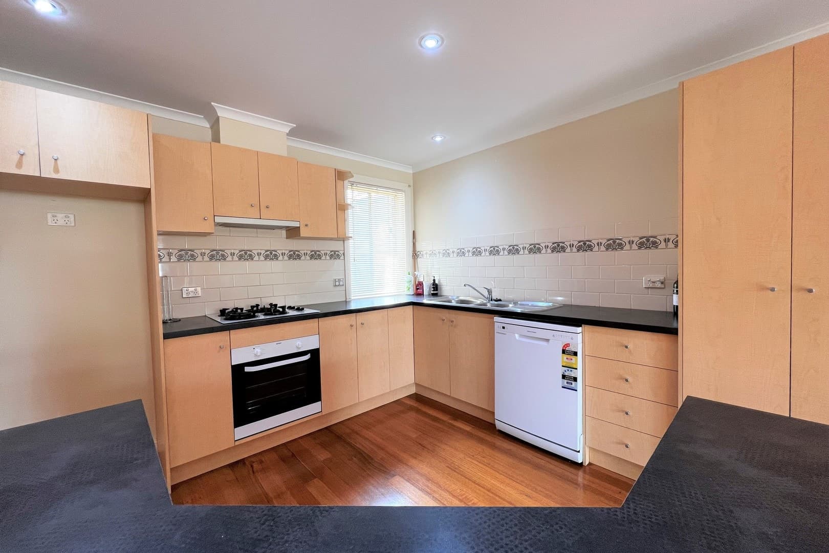 1/2 Waratah Street, Pascoe Vale South, VIC 3044, Pascoe Vale South - Thumbnail 2