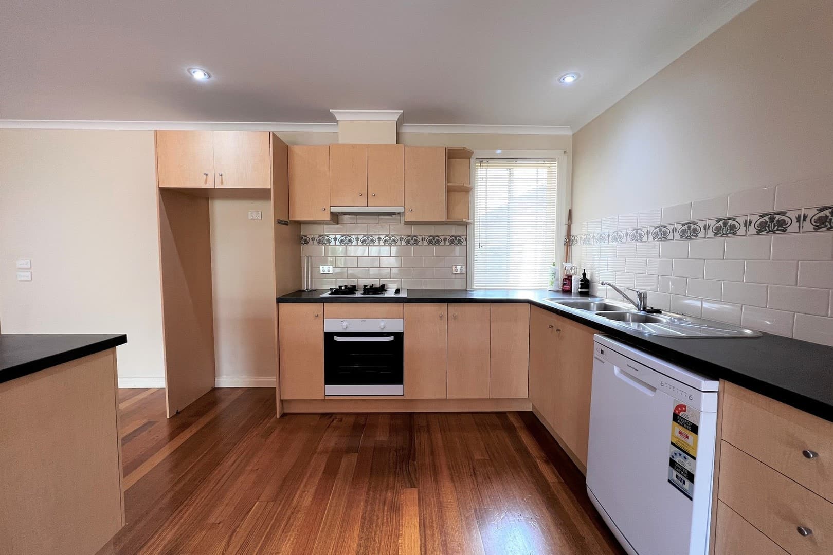 1/2 Waratah Street, Pascoe Vale South, VIC 3044, Pascoe Vale South - Thumbnail 3