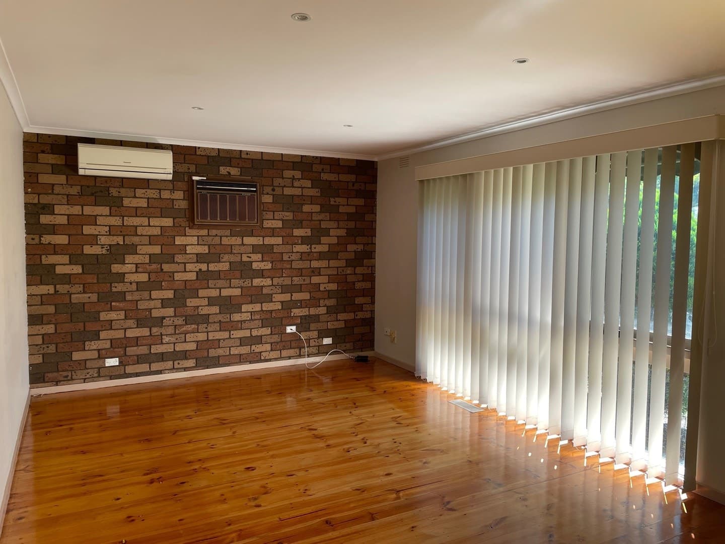 1/5 Mark Street, Bayswater, VIC 3153, Bayswater - Thumbnail 2