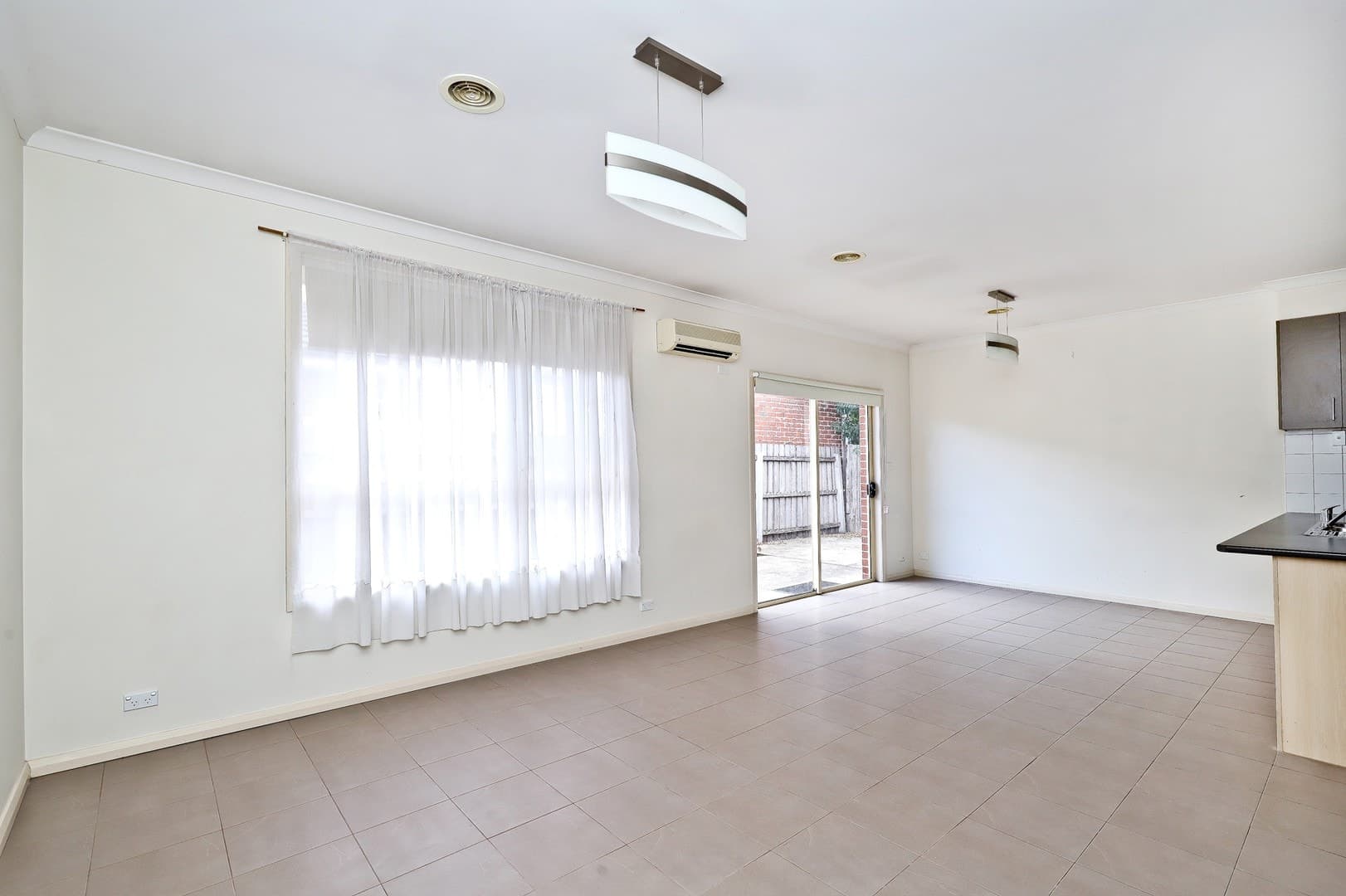 2/32 Elizabeth Street, St Albans, VIC 3021, St Albans - Thumbnail 2