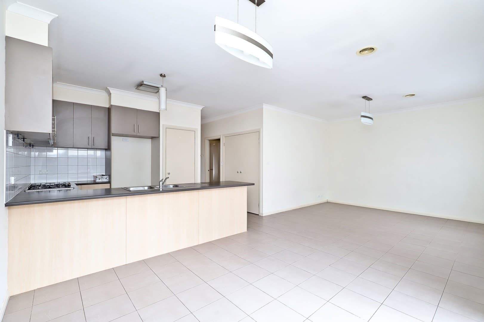 2/32 Elizabeth Street, St Albans, VIC 3021, St Albans - Thumbnail 3