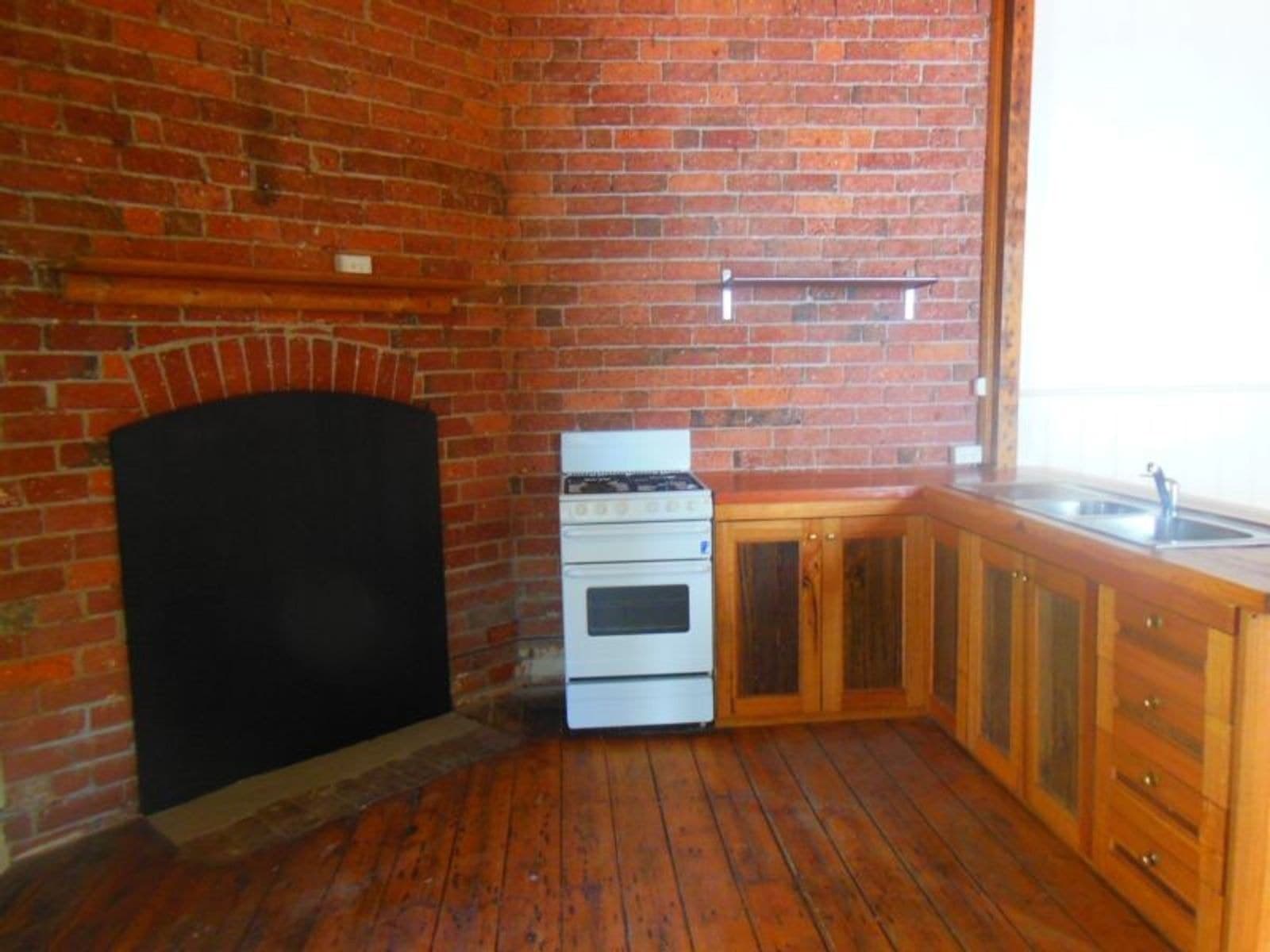 61 Gladstone Street, Bendigo, VIC 3550, Bendigo - Thumbnail 2