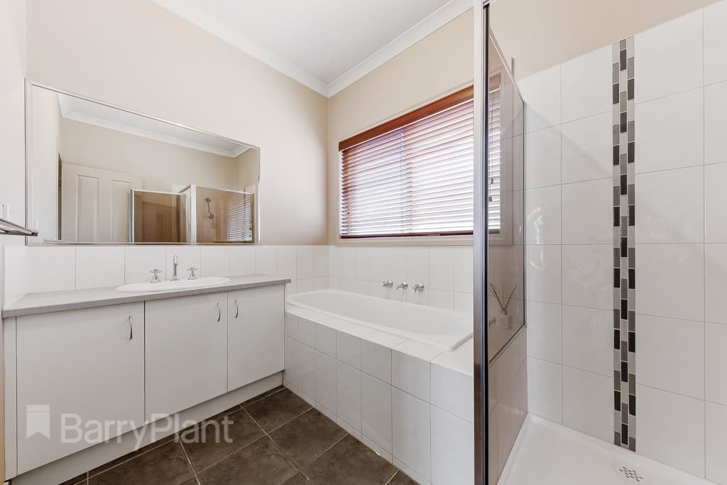 28 Barringo Way, Caroline Springs, VIC 3023, Caroline Springs - Thumbnail 7