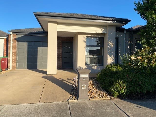 27 Eminence Drive, Cranbourne West, VIC 3977, Cranbourne West - Thumbnail 2