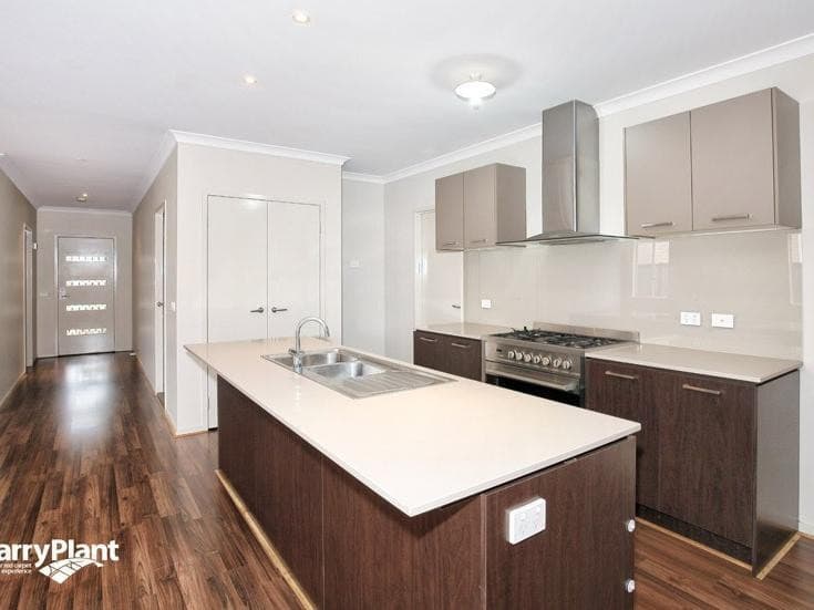 14 Birdswood Crescent, Craigieburn, VIC 3064, Craigieburn - Thumbnail 4